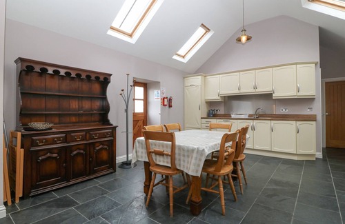 Bwlchtocyn Cottage | THE OLD DAIRY, pet friendly, country holiday cottage in Abersoch