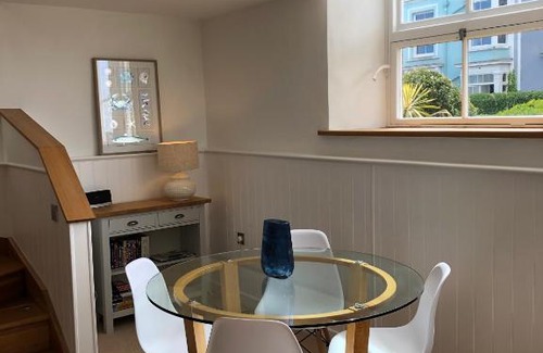 Mylor Churchtown Apartment | The Old English Rooms