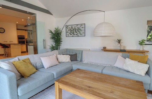 Lyme Regis Cottage | The Old Garage