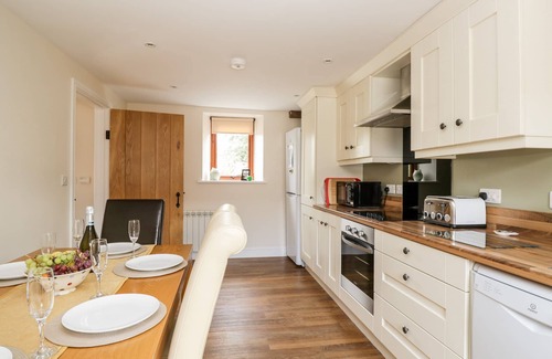 Wigton Cottage | THE OLD GRAINSTORE, family friendly in Bolton Low Houses