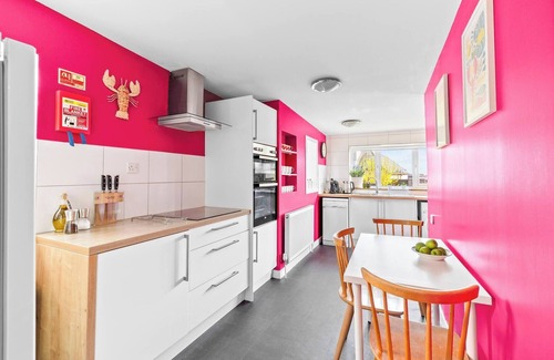 Tayport Ski Chalet | The Old Jewellers – Cosy retreat with rich history