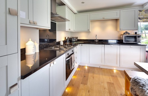 Alfreton Cottage | The Old Milking Parlour - 6 bedroom property with hot tub