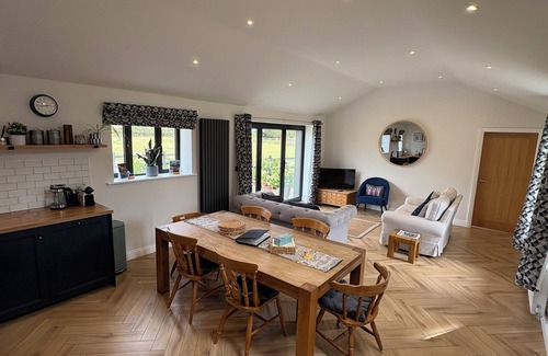 Low Catton House | The Old Potting shed 2 bedroom cottage with hot tub near York, pet friendly