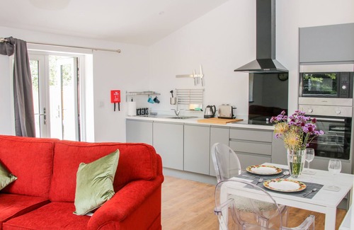 Aymestrey Cottage | THE OLD POWER HOUSE COTTAGE 1, romantic, with a garden in Shobdon