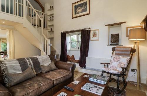 Bledington House | The Old Reading Room