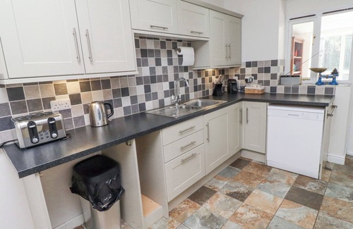 Lowick House | THE OLD SCHOOL, pet friendly, character holiday cottage in Lowick