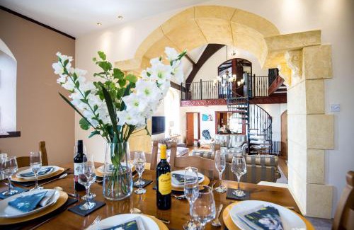 Llanybri House | The Old School - Beautiful School House, quiet location near the coast