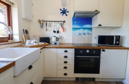 Holworth Cottage | THE OLD SCHOOL COTTAGE, pet friendly, with open fire in Tincleton