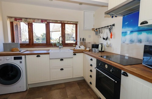 Holworth Cottage | THE OLD SCHOOL COTTAGE, pet friendly, with open fire in Tincleton