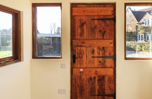 Holworth Cottage | THE OLD SCHOOL COTTAGE, pet friendly, with open fire in Tincleton