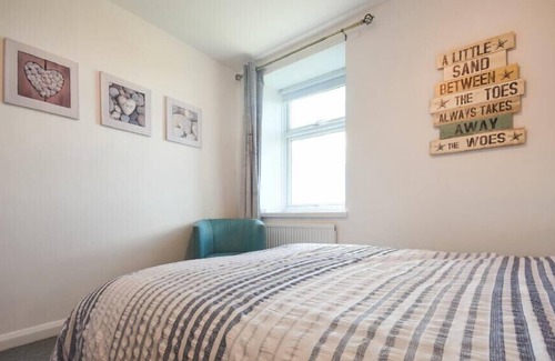 Amble Cabin | THE OLD SMITHY, pet friendly, country holiday cottage in Amble