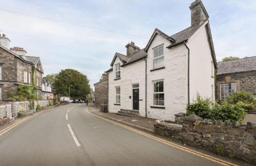 Trefriw House | The Old Tearoom At Ty Llywelyn By Birch Stays
