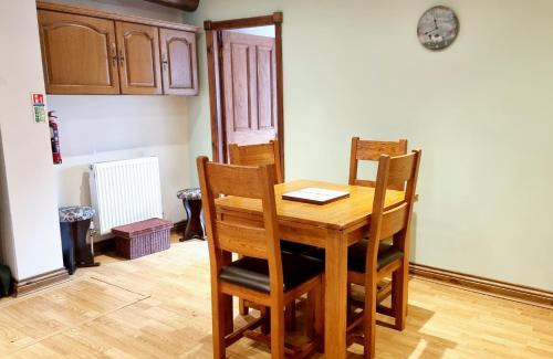 Holmbridge House | THE OLD WASH KITCHEN - Charming Character Cottage in Holmfirth, Yorkshire