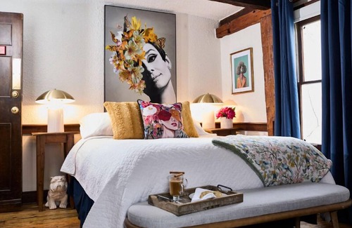 Old Town Historic District Hotel | The Olde Angel Inn