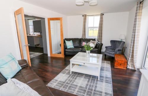 Boston House | The Olde Chapel