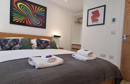 Luton Apartment | THE ONE- luton 1 bed, free parking