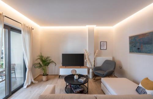 Palaio Faliro Apartment | The One With The Lemon Tree