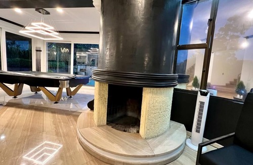 Buenos Aires Villa | The ONYX 8 BEDROOM MANSION VILLA, EL POBLADO 5 MIN FROM LLERAS PARK.