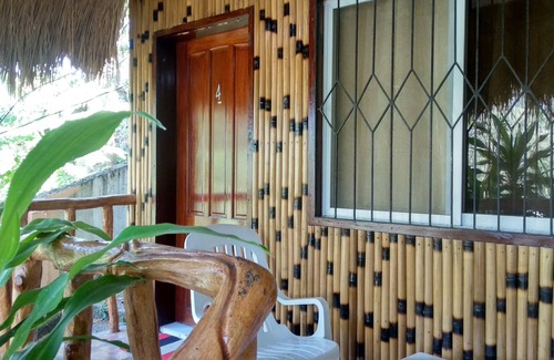 Manoc-Manoc Villa | The Orchids Hillside Villa with Kitchenette