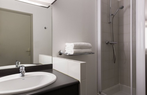 Evian-les-Bains Hotel | The Originals Boutique, Hôtel Alizé