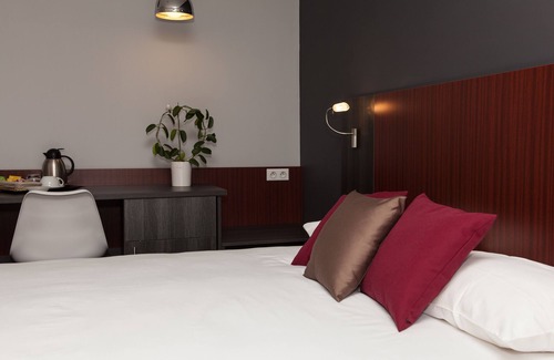 Saint-Jean-de-Vedas Hotel | The Originals City, Le Mas de Grille