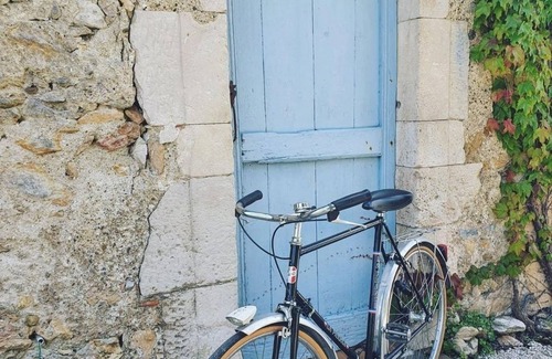 Cassagne House | The Ostal Cassinia cottage
