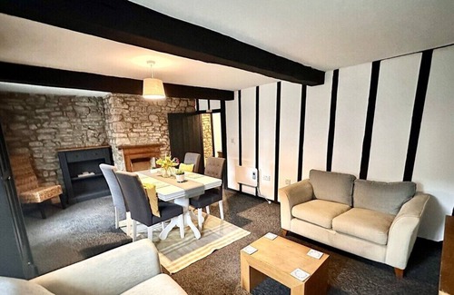 Usk Apartment | The Otter Apartment Usk Monmouthshire