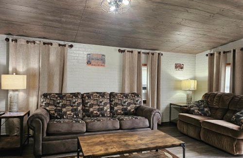 Hillsboro House | The Outdoorsman