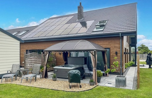 Grimsby Cottage | The Paddocks Retreat