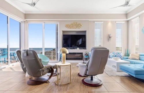 Beverly Beach House | The Palazzo Del Mar - ocean front oasis, private pool, hot tub, private beach access!
