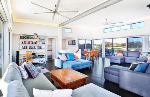 Culburra Beach House | The Palings at Culburra I Pet Friendly Masterpiece