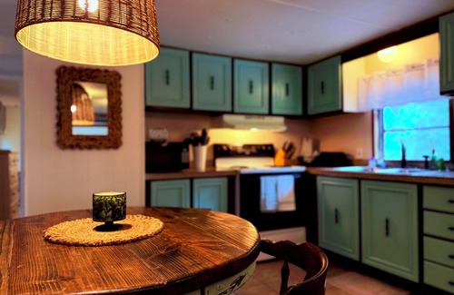 Jacksons' Gap House | The Palms by the Lake: Your Affordable Lakeside Retreat