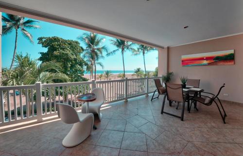 Barrio Los Villalobos Apartment | The Palms Ocean Club Resort