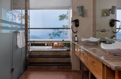 Devikolam Hotel | The Panoramic Getaway
