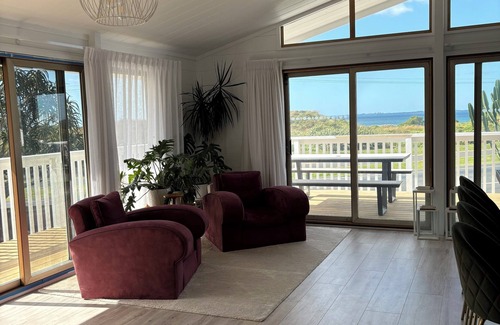 Papamoa Beach House | The Pap Beach Bach - Pet Friendly 🐶
