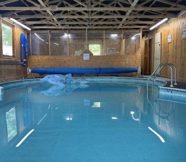 Lechlade House | The Parlour Cotswolds Farm Stay With Pool