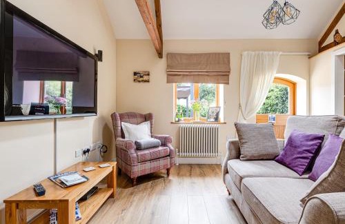 Burlton House | The Parlour - Uk10958