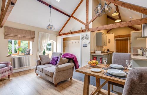 Burlton House | The Parlour - Uk10958