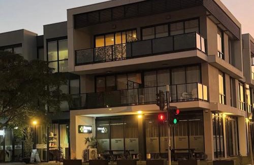 Pascoe Vale South Apartment | The Pas.Coe - A Stylish 1 bedroom unit with free parking.