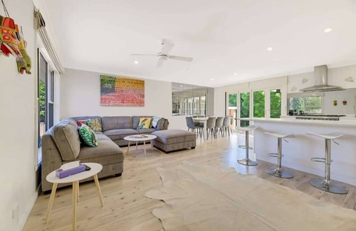 Calare House | The Pasadena - Entertainer's Haven, Firepit
