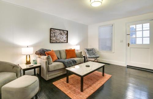 Lincoln Park Apartment | The Peaceful Post Cozy Winter Escape in Kingston