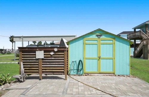 Crystal Beach House | The Pearl @ Ocean Breeze