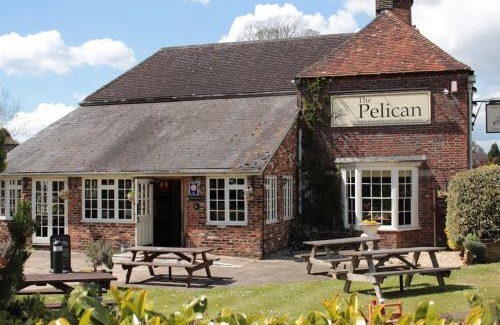 Axford Hotel | The Pelican Inn