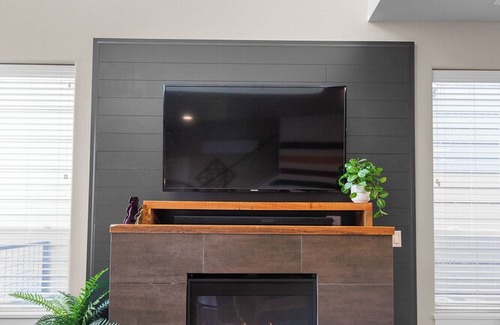 Eugene House | THE PENDLETON – WALKABLE /ARCADE LOFT /MODERN /LIGHT