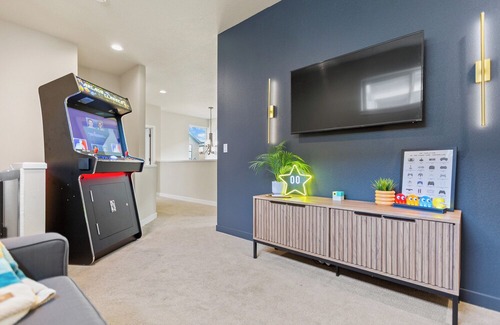 Eugene House | THE PENDLETON – WALKABLE /ARCADE LOFT /MODERN /LIGHT