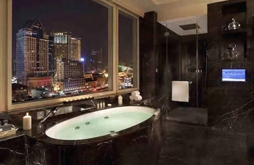Downtown Shanghai Hotel | The Peninsula Shanghai