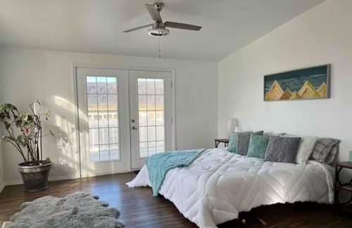 Twin Falls County House | The Perch Riverfront on 40 acres
