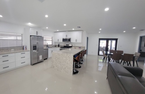 Kendale Lakes House | The perfect place to fulfill any expectation you may have!