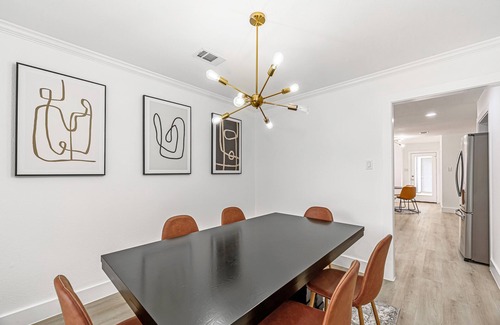 Nassau Bay House | The Pierre- Nassau Bay Area SFH minutes from Nasa and Kemah