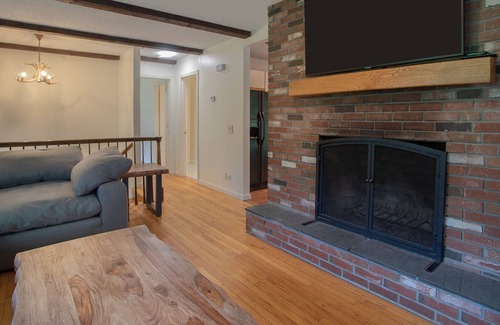 Jamaica House | The Pine Mountain Hideaway minutes to Stratton! 4BR / 2 Bth